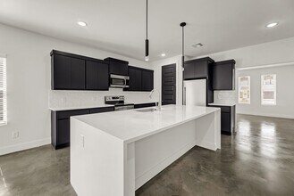 3006 Alpha Wolf Ct in College Station, TX - Building Photo - Building Photo
