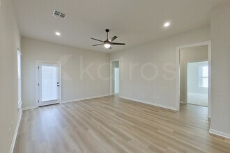 14010 Rosewell St in Denham Springs, LA - Building Photo - Building Photo