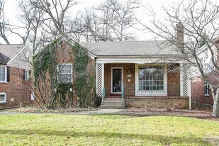 226 S Prospect Ave in Clarendon Hills, IL - Building Photo