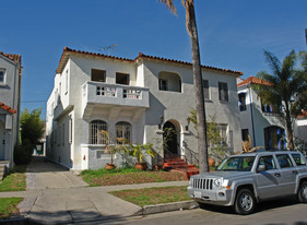 425 N Curson Ave Apartments