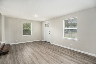 812 7th Ave N in Texas City, TX - Building Photo - Building Photo