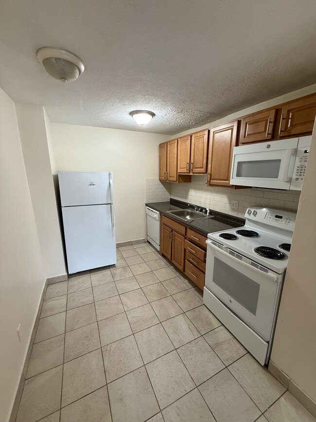 91 Gardner St, Unit 14 in Boston, MA - Building Photo - Building Photo