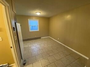 31 S State St in Frazeysburg, OH - Building Photo - Building Photo