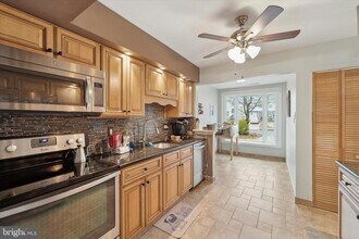 77 Kanabe Dr in Mount Holly, NJ - Building Photo - Building Photo