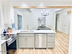 904 Oakhill Cir in Clinton, MS - Building Photo - Building Photo