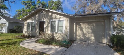 3128 NW 18th St in Gainesville, FL - Foto de edificio - Building Photo