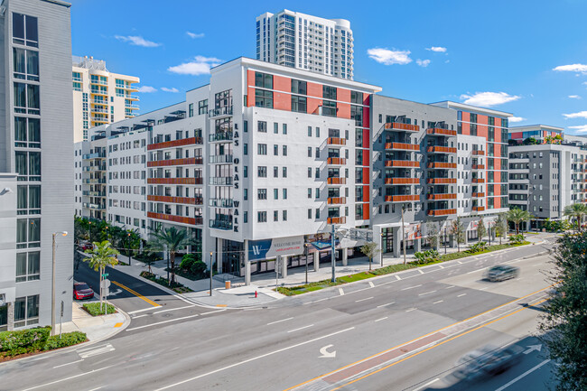 10X Las Olas Walk in Fort Lauderdale, FL - Building Photo - Building Photo