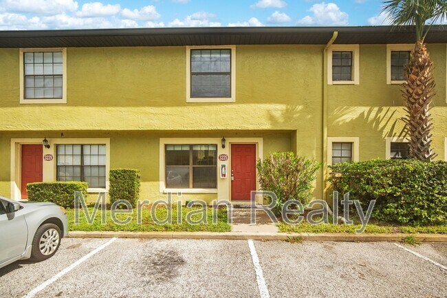 property at 3225 Oak Lawn Pl