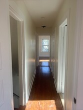 37 Flower St in Manchester, CT - Building Photo - Building Photo