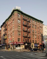 240 E 4th St in New York, NY - Building Photo