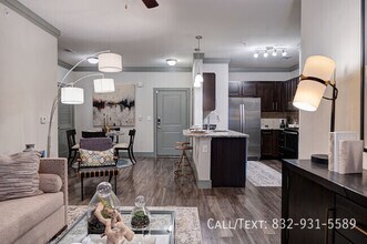19300 Ella Blvd in Spring, TX - Building Photo - Building Photo