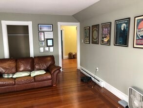 40 Walpole St, Unit 3 in Norwood, MA - Building Photo - Building Photo