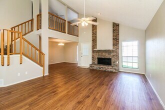 423 Barton Dr in Mesquite, TX - Foto de edificio - Building Photo