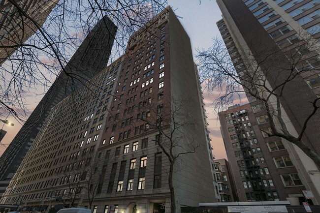 property at 222 E Chestnut St