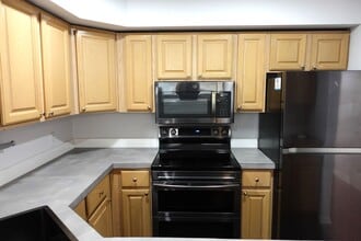 104 Atlantic Ave in Lynbrook, NY - Building Photo - Building Photo