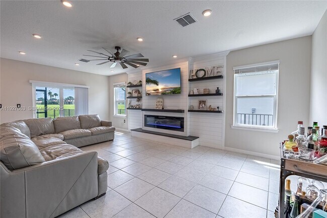 10609 SW Vasari Way in Port St. Lucie, FL - Building Photo - Building Photo