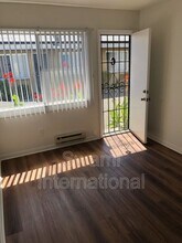 4542 W Imperial Hwy in Inglewood, CA - Building Photo - Building Photo