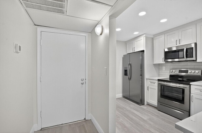 4 Royal Palm Way in Boca Raton, FL - Building Photo - Building Photo