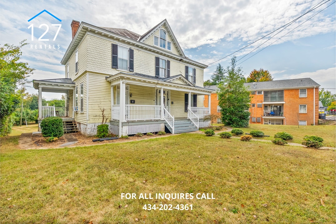 2461 Rivermont Ave in Lynchburg, VA - Building Photo