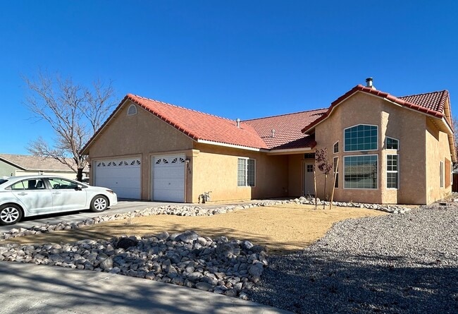 property at 366 Hollyhock Cir