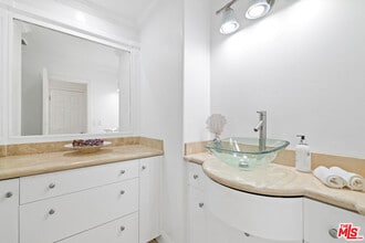 2461 Jupiter Dr in Los Angeles, CA - Building Photo - Building Photo