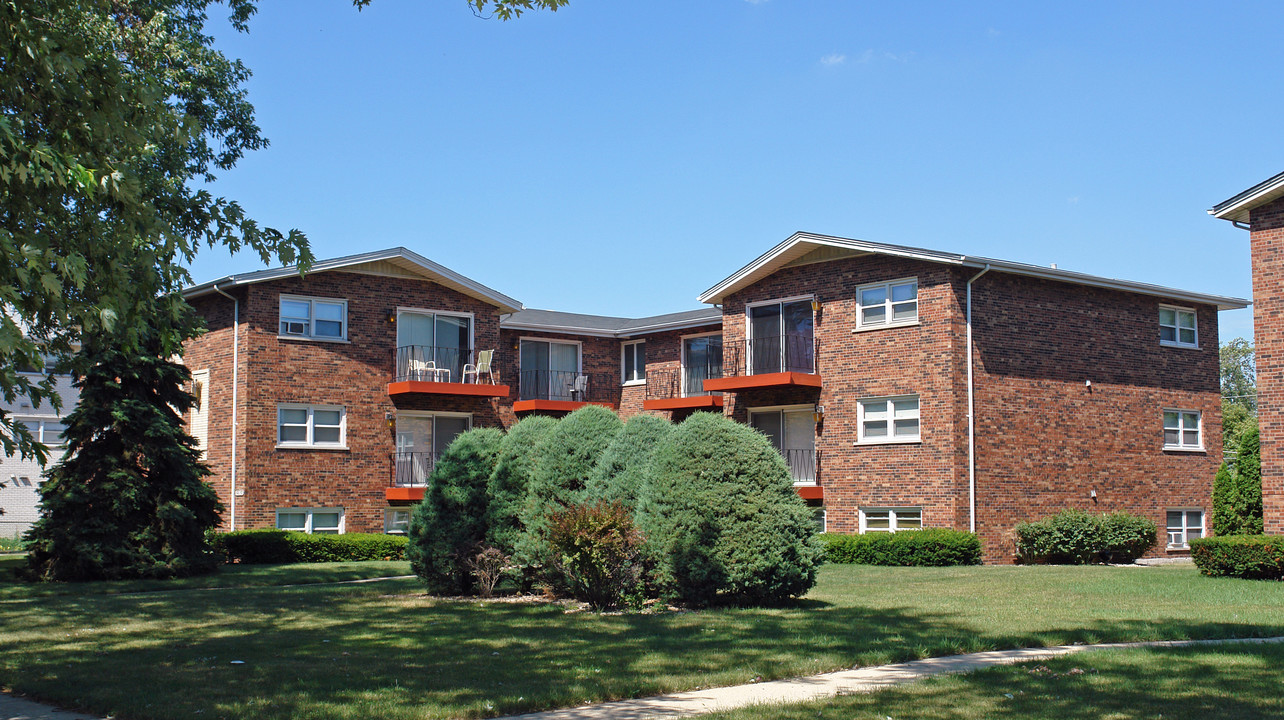 5612-5629 S 6th St in Countryside, IL - Building Photo