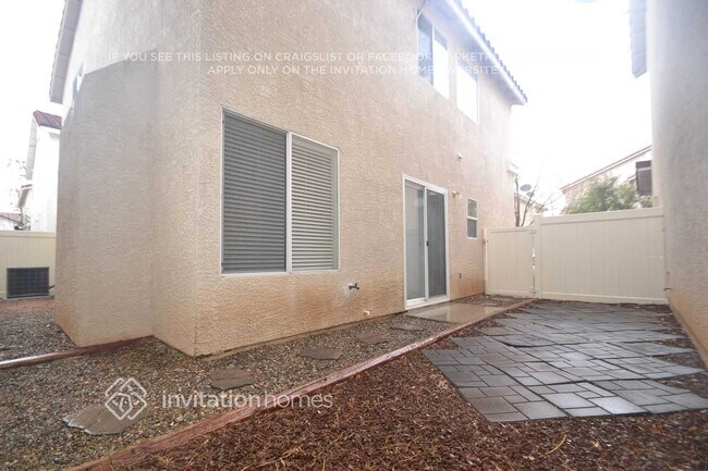 7208 Dicentra Rd, Unit 1 in Las Vegas, NV - Foto de edificio - Building Photo