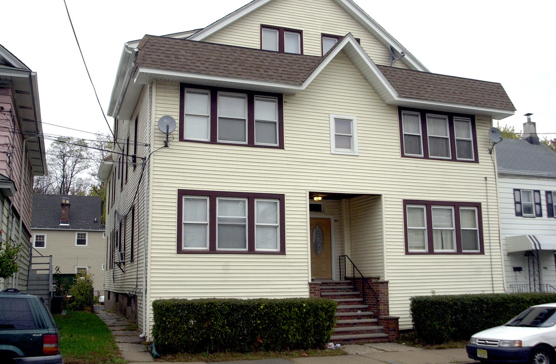 453 Harrison St in Rahway, NJ - Building Photo