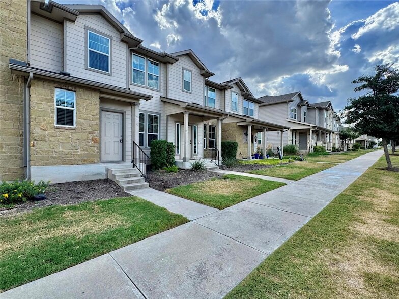 415 Crater Lake Dr, Unit 2208 in Pflugerville, TX - Building Photo