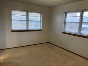 1914 Mohawk Pl in Enid, OK - Building Photo - Building Photo