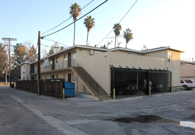 12062 Moorpark St in Studio City, CA - Foto de edificio - Building Photo