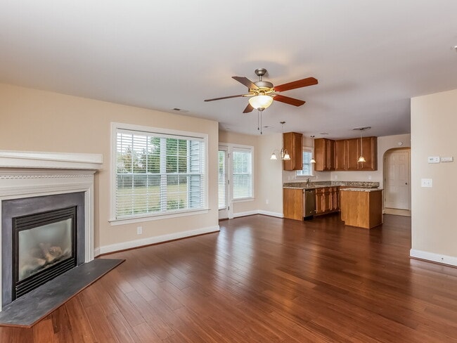 601 Monterey Pine Dr in Fuquay Varina, NC - Building Photo - Building Photo