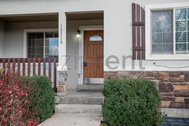 10326 Avondale Dr in Cedar Hills, UT - Foto de edificio - Building Photo