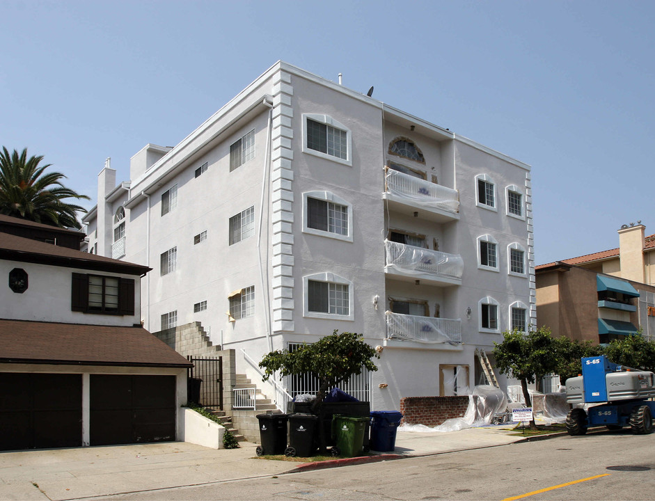 1717 Malcolm Ave in Los Angeles, CA - Building Photo