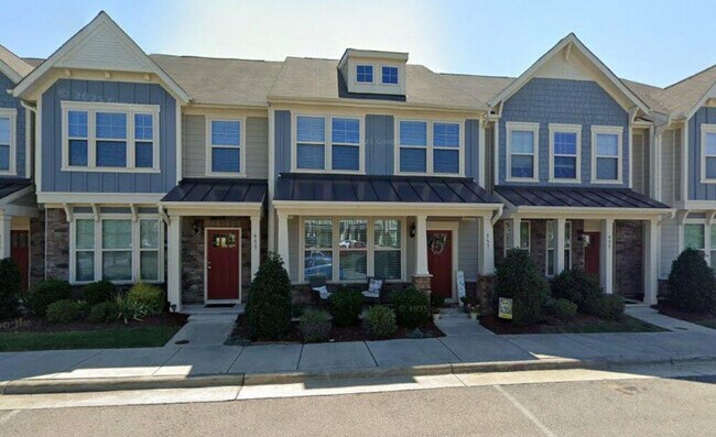 957 Ambergate Station