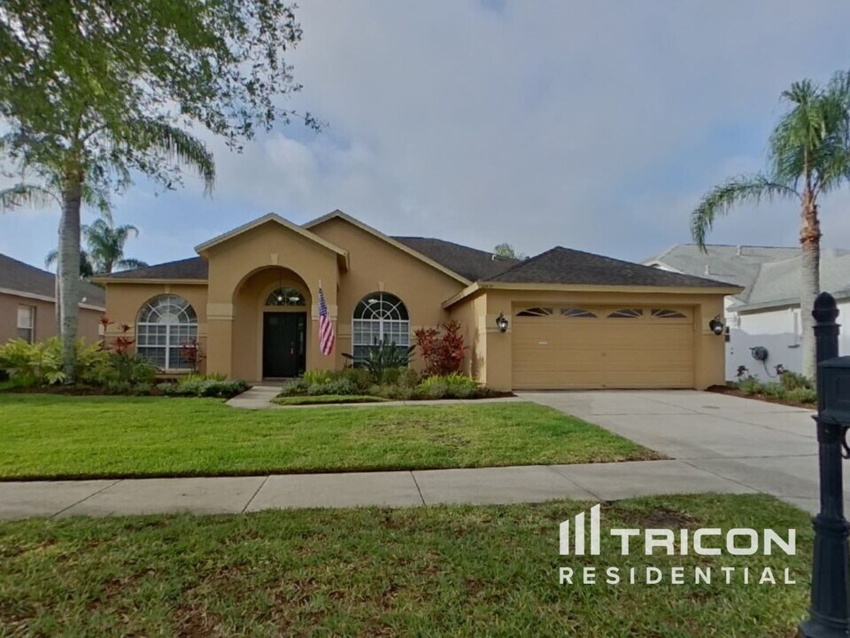 12431 Bristol Commons Cir in Tampa, FL - Building Photo