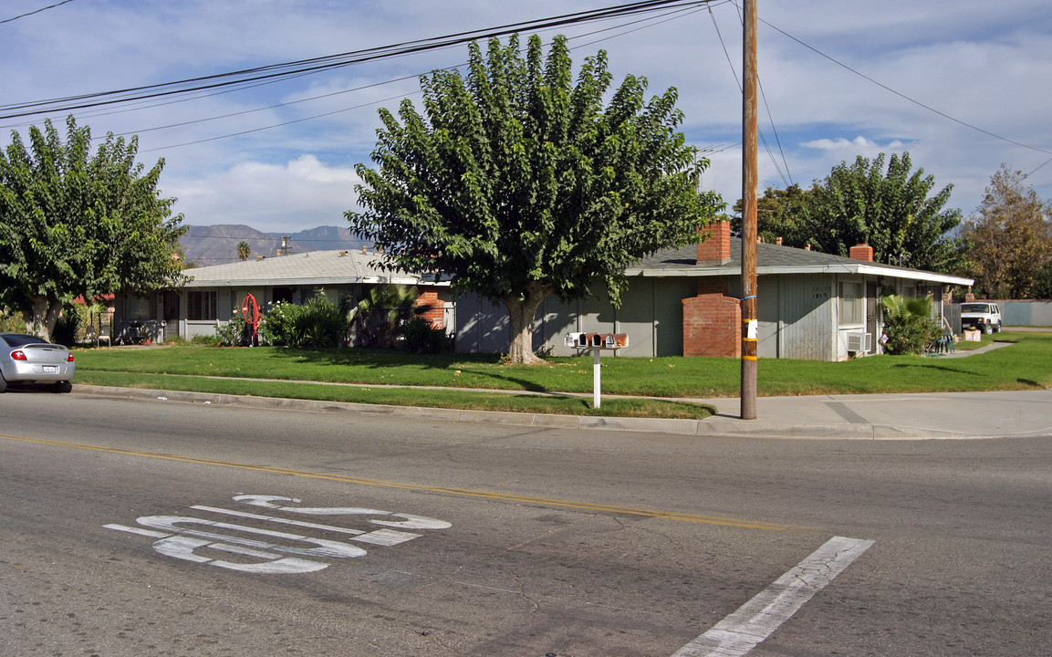 1811-1817 S Richardson Ave in San Bernardino, CA - Foto de edificio