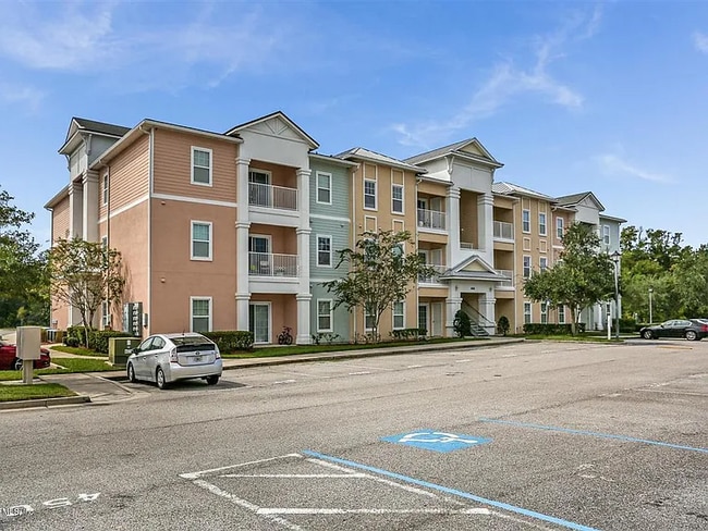 4908 Key Lime Dr, Unit 301 in Jacksonville, FL - Building Photo - Building Photo