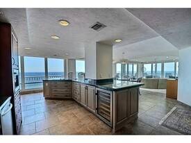 2200 S Ocean Ln in Fort Lauderdale, FL - Building Photo