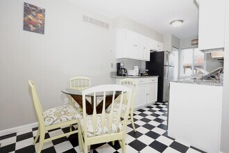 1616 Washtenaw Ave in Ypsilanti, MI - Building Photo - Building Photo