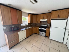 2380 Saranac Ave in West Palm Beach, FL - Building Photo - Building Photo