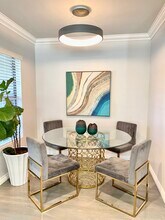 7236 Oakdale Ave in Winnetka, CA - Building Photo - Building Photo