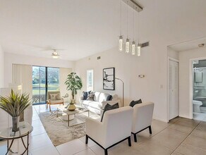 7535 La Paz Blvd in Boca Raton, FL - Building Photo - Building Photo