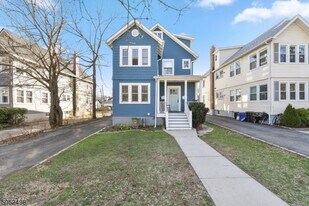 42 Brookfield Rd in Montclair, NJ - Building Photo
