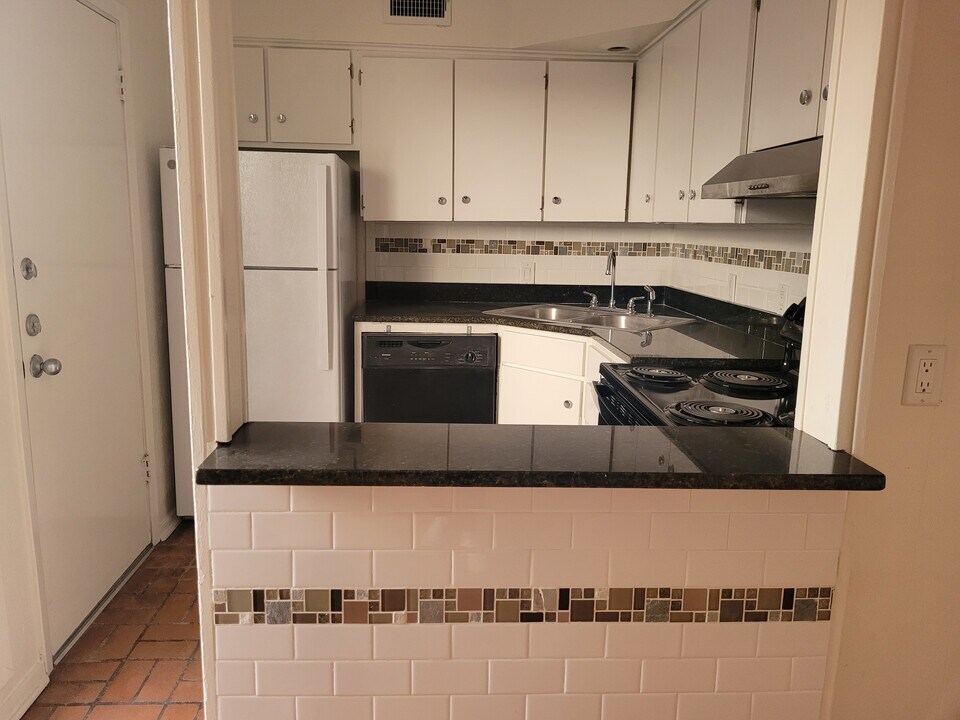 4331 Buena Vista St in Dallas, TX - Building Photo