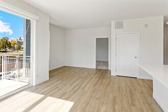 5945 6th Ave in Kenosha, WI - Foto de edificio - Building Photo