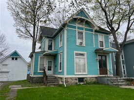 89 Chestnut St in Oneonta, NY - Building Photo