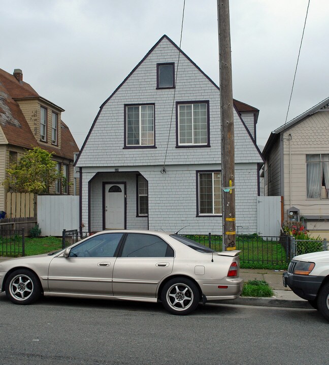 338 Commercial Ave in South San Francisco, CA - Building Photo