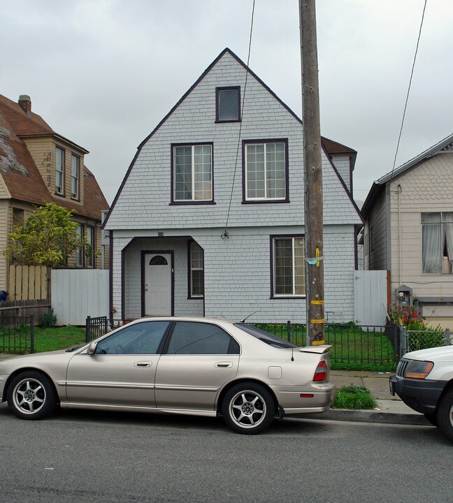 338 Commercial Ave in South San Francisco, CA - Foto de edificio