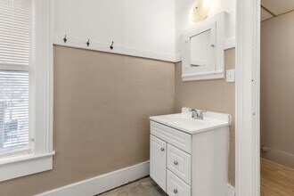 117 W Division St in Fond du Lac, WI - Building Photo - Building Photo